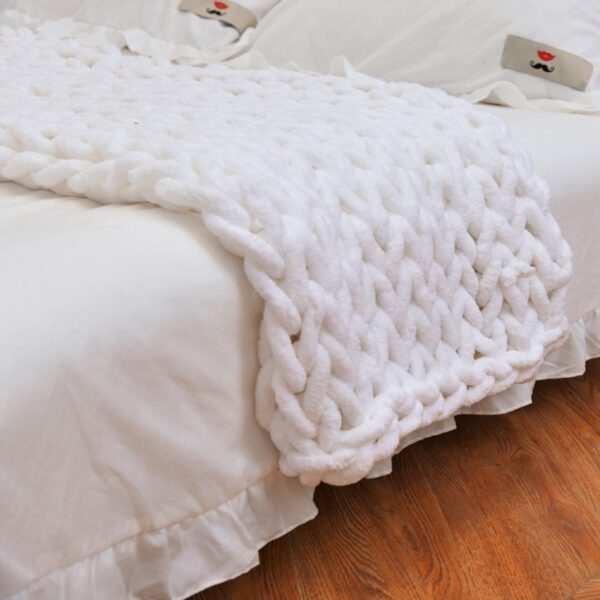 Handwoven Coarse Woolen Thread Blanket - Image 2
