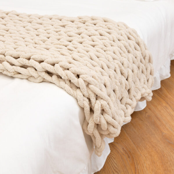 Handwoven Coarse Woolen Thread Blanket - Image 4